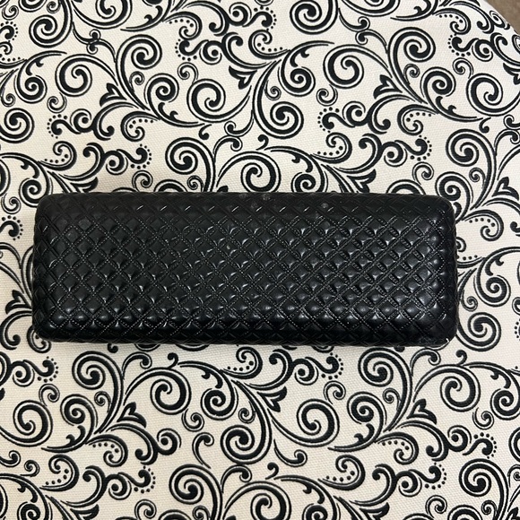 Younique empty hard shell mascara case - Picture 2 of 4